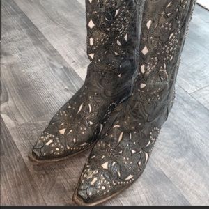 Corral boots